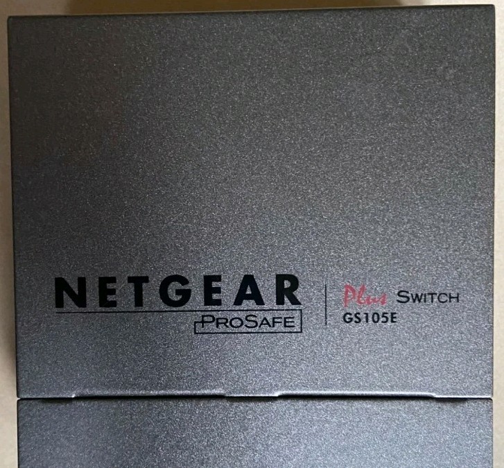 NETGEAR ProSafe GS105E 5-Port Gigabit Partially Managed Ethernet Switch RJ-45