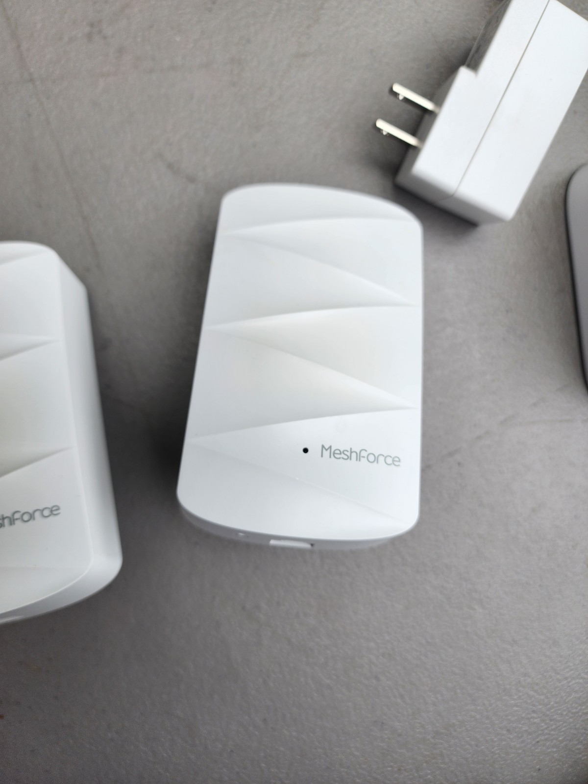 MeshForce M3 Whole Home Mesh WiFi System + 2 M3 Dot Extenders – Dual Band AC1200