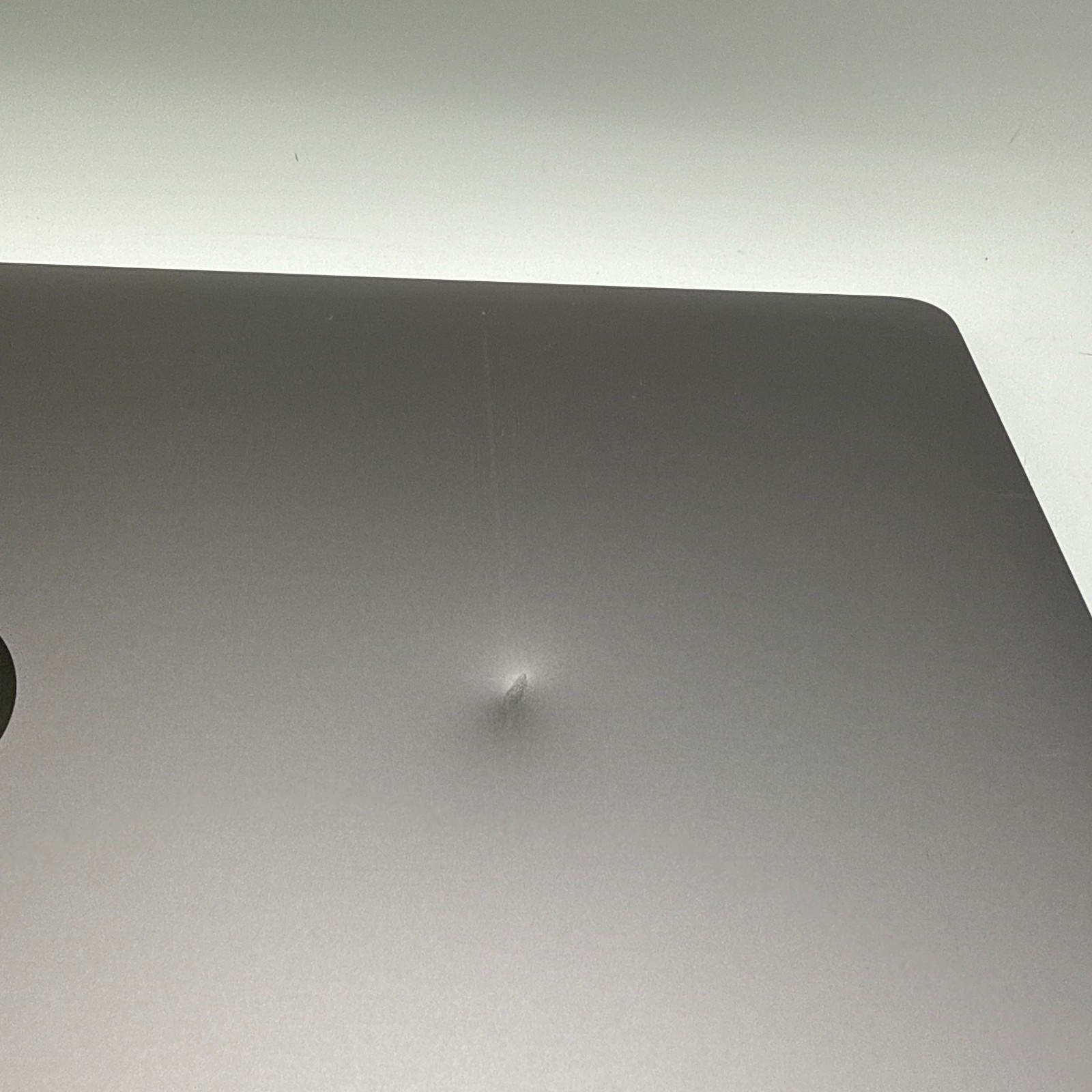 Apple MacBook Pro A2141 16″ i9 2.3GHz 32GB RAM 1TB SSD Radeon Pro 5500M 8GB Fair