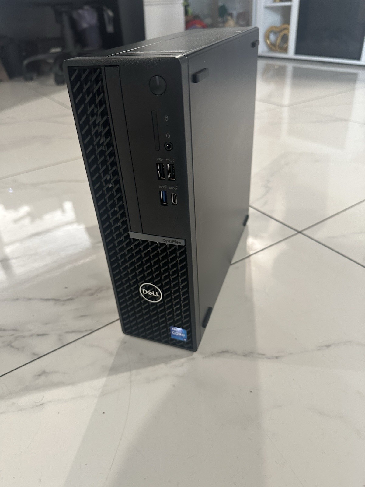 Dell OptiPlex SFF Plus 7020 SFF Desktop i7-14700 32GB Win 11 Pro Black