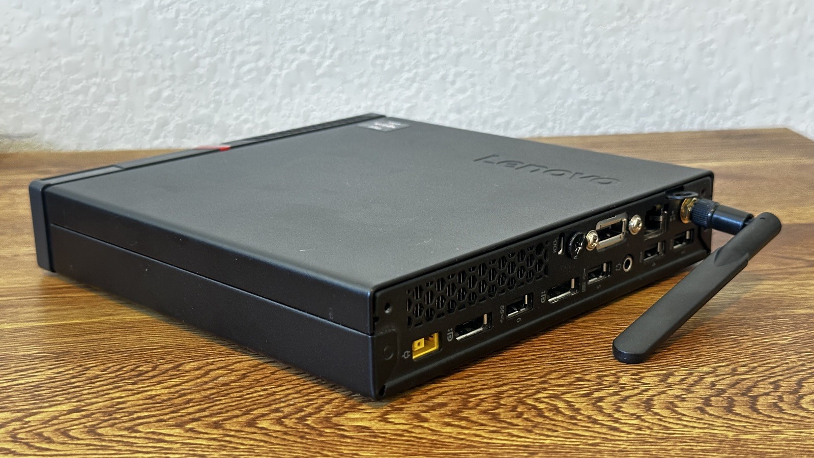 LENOVO THINKCENTRE M715Q AMD RYZEN 5 PRO 2400GE 16GB 256GB Mini PC