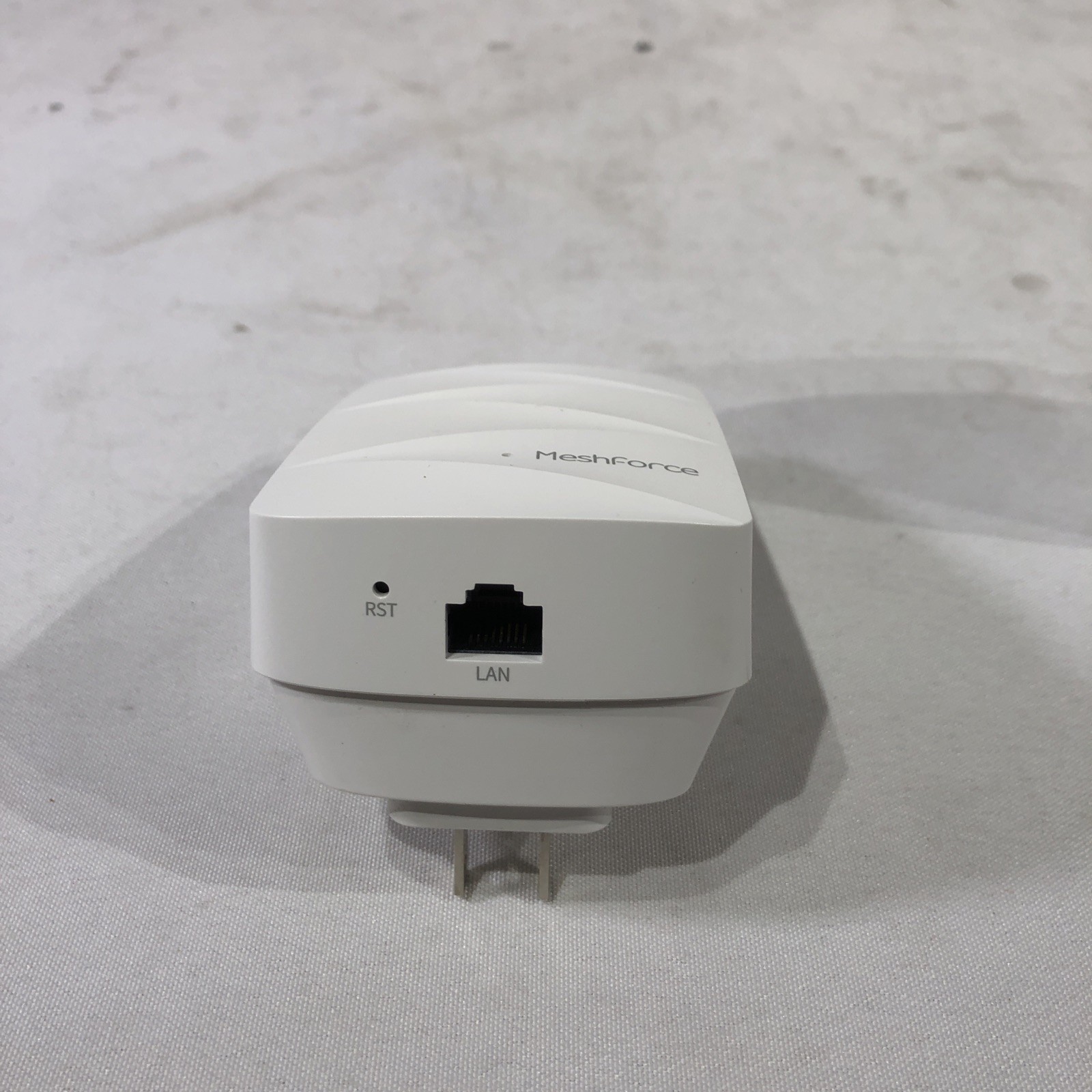 5 lot Meshforce Whole Home Mesh Wifi System 2 x M3 and 3 x M3 Dots – White