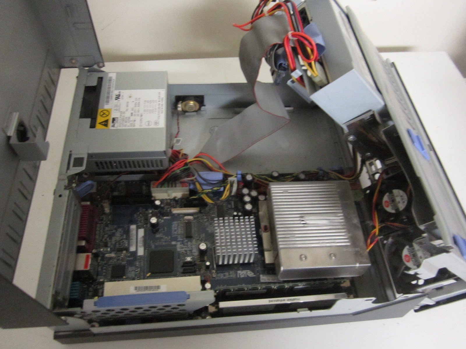 IBM ThinkCentre Y94 – (Pentium 4, IDE, 1.5GB RAM, No HDD)