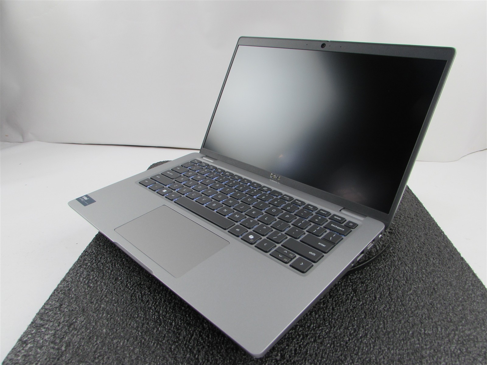 DELL LATITUDE 5450 1920X1080 FHD CORE ULTRA 5 135U 512GB SSD NO RAM NO O.S