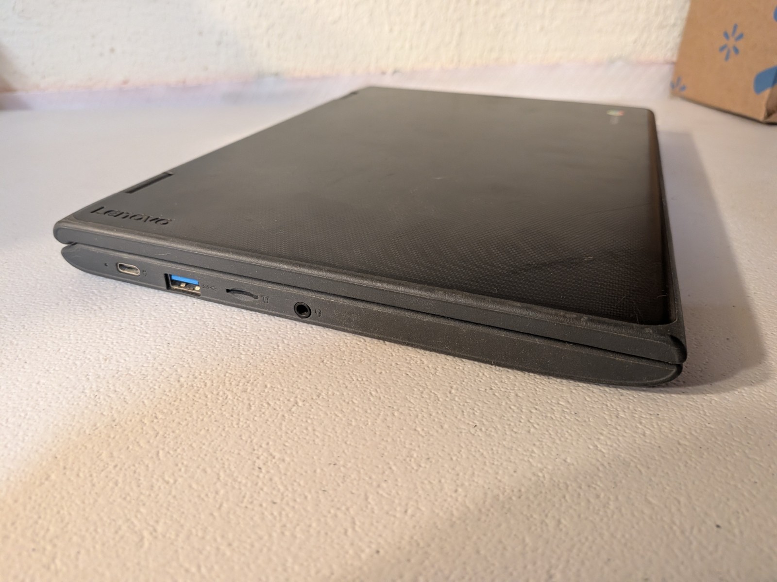 Chromebook Lenovo 500E Touchscreen Intel Celeron N3450 4GB RAM 32GB NO CHARGER!