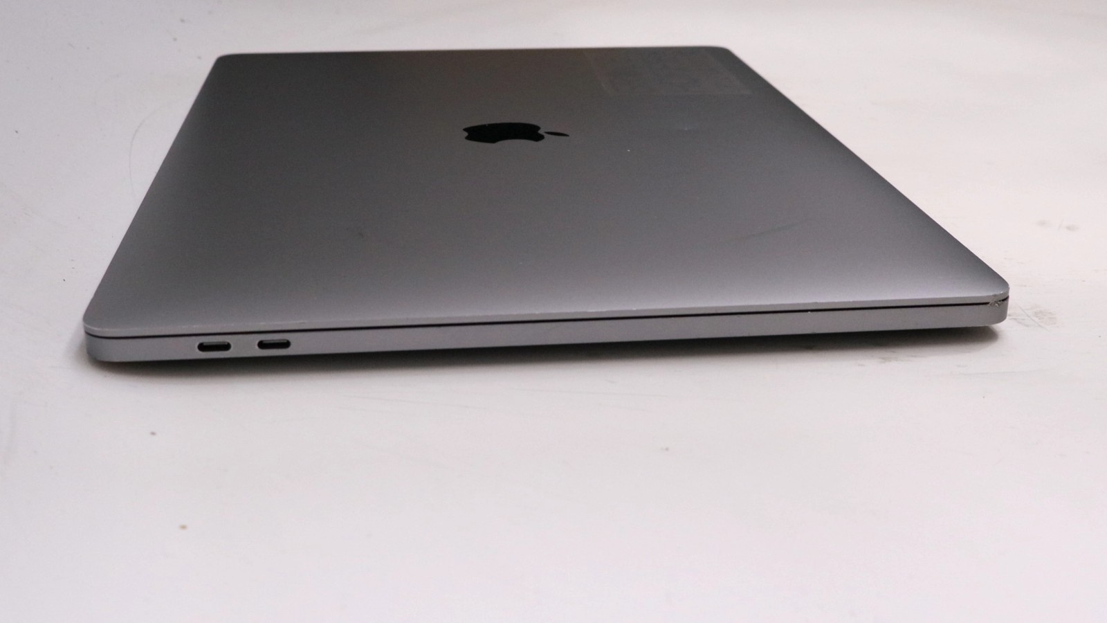 Apple Macbook Pro 16″ i9-9980HK 64GB 1TB – Good