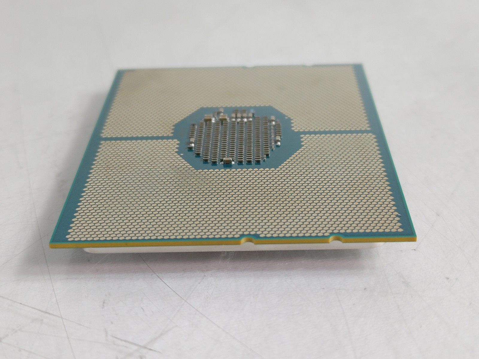 Intel Xeon Silver 4214 2.20 GHz LGA 3647-0 Server CPU Processor SRFB9