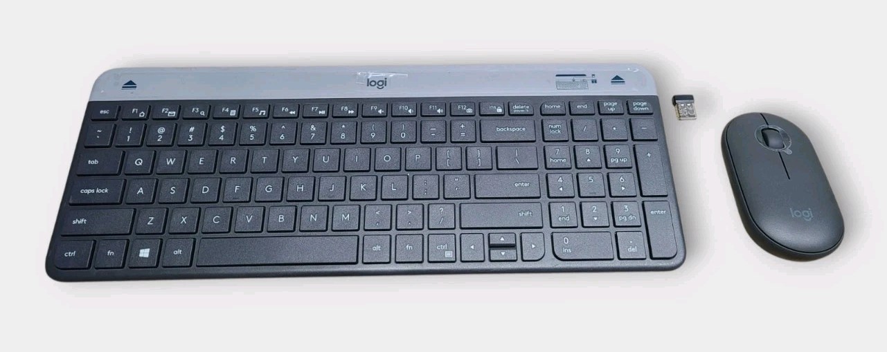 Logitech – MK470 Full-size Black Wireless Scissor Keyboard and Mouse Bundle
