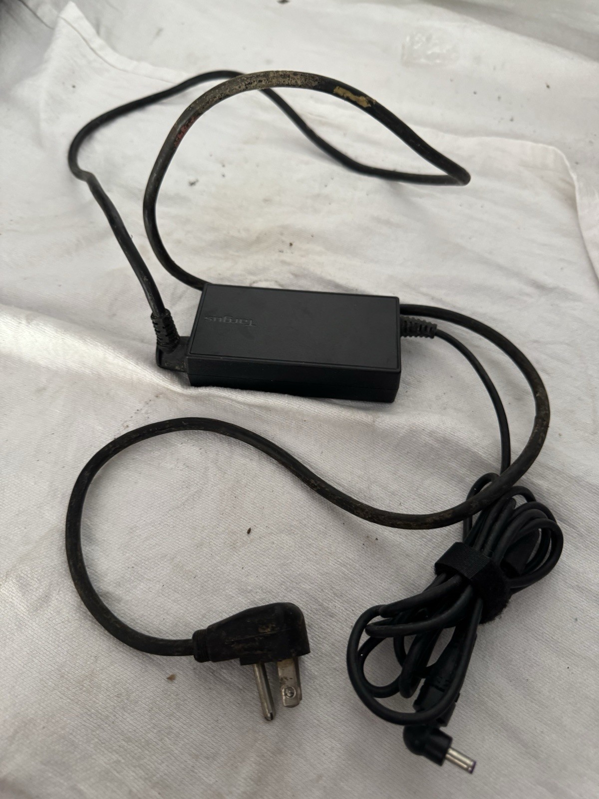 Genuine 90W Targus AC Adapter Model APA31US 19.5V Red “P” Tip Included w/Cord