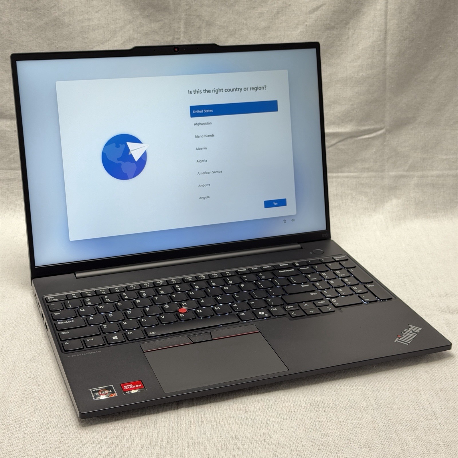 Lenovo ThinkPad E16 Gen 2 FHD+ Touch Ryzen 7 7735U 32GB DDR5 RAM 1TB NVMe Win11P