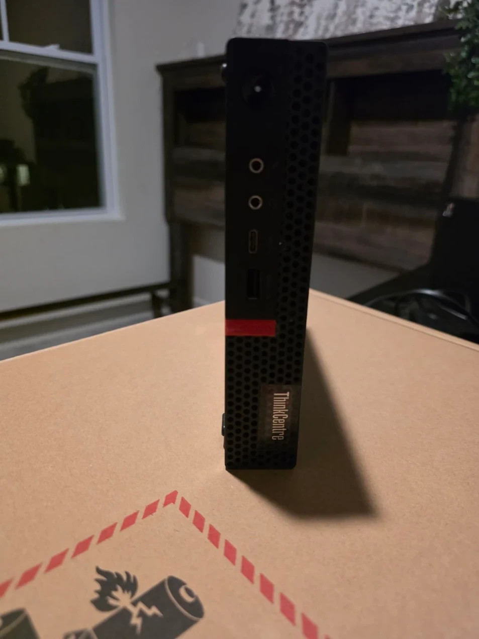 Lenovo ThinkCentre M75q Tiny AMD Ryzen 3 PRO 3200GE 8GB 128GB SSD WiFi Win 11