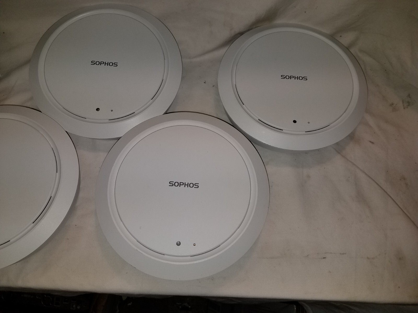 4x Sophos AP 55C Wireless AP Sophos AP 55C 802.11ac Dual Band/Radio AP + 1x 100C