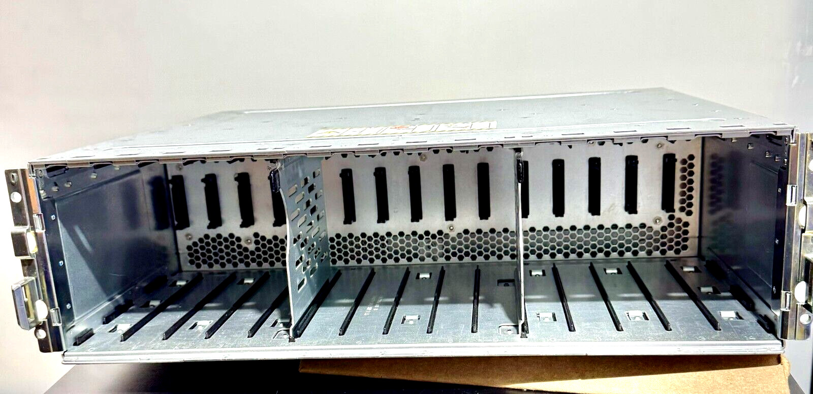 EMC KTN-STL3 Expansion JBOD Disk Array 303-108-000E 15-bay SAS SATA NO HDD