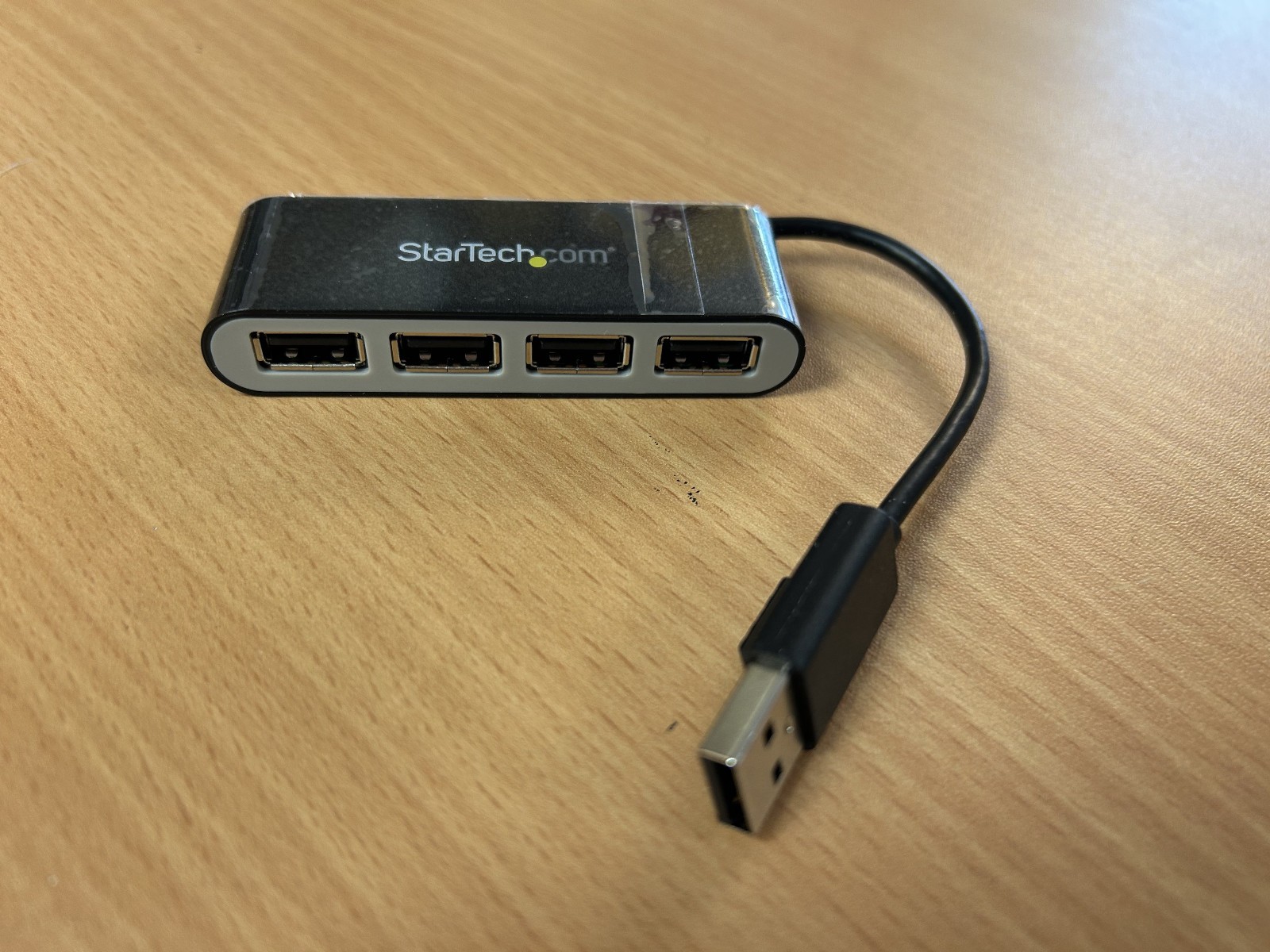 Group of 8 4-Port Portable USB 2.0 Hubs with Built-in Cable