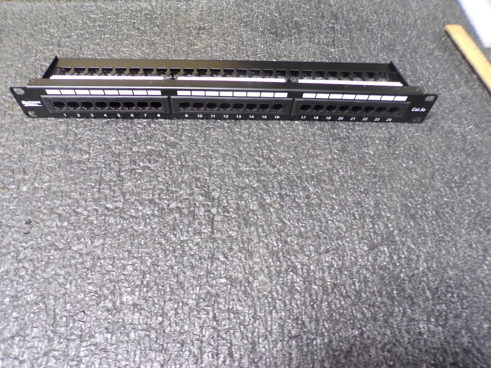 24 Port Cat5e Non-Shielded Patch Panel P/N 651-24C5, (MJ)
