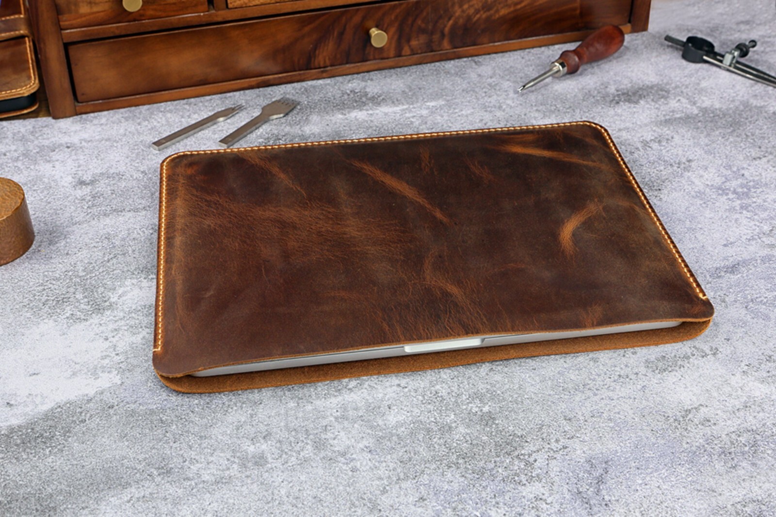 Hand Stitched Genuine Leather macbook sleeve case for Macbook Air M4 13 15