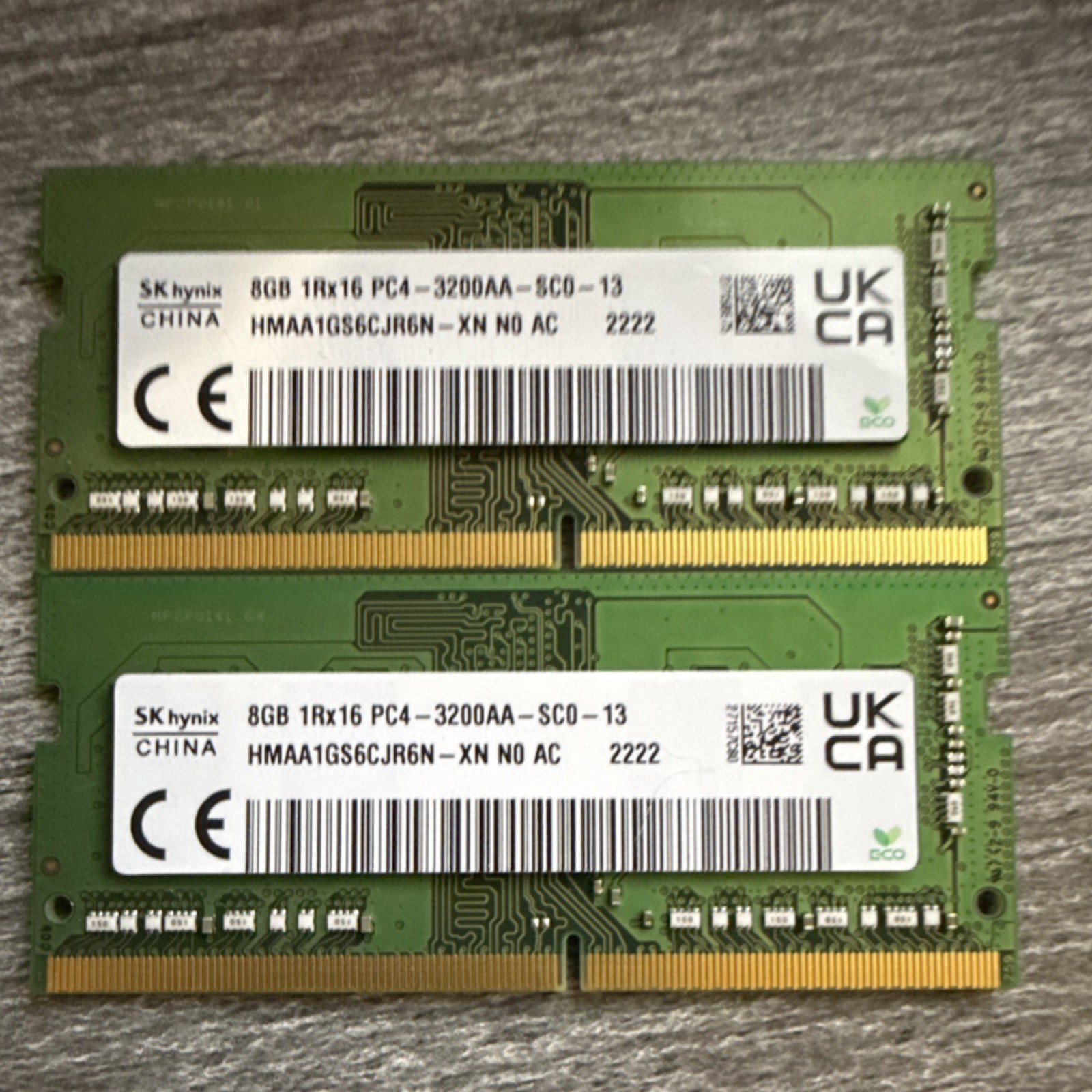 SK hynix 16GB (2x8GB) DDR4-3200 SO-DIMM ECC 260-Pin HMAA1GS6CJR6N-XN