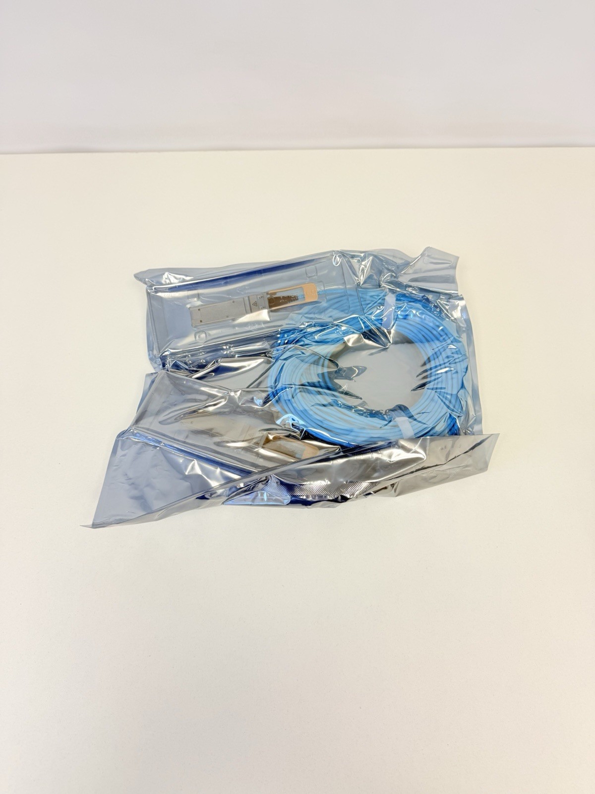 Cisco QSFP-100G-AOC5M 100GBASE QSFP Active Optical Cable, 5M New