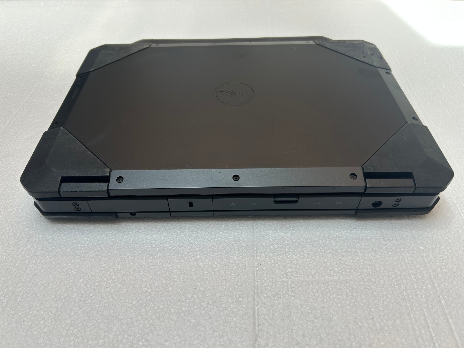 Dell Latitude 5414 Rugged 14″ Touchscreen i7-6600U 2.6GHz 16GB 256GB R7 M360 GFX