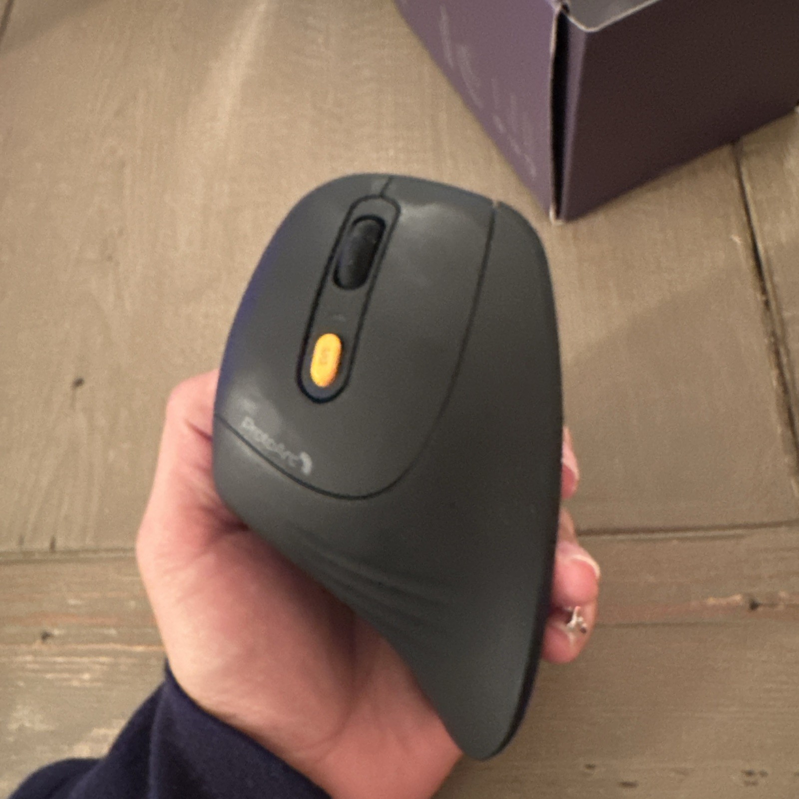 EM11 NL Rechargeable Multi- Device Ergonomic Vertical Mouse