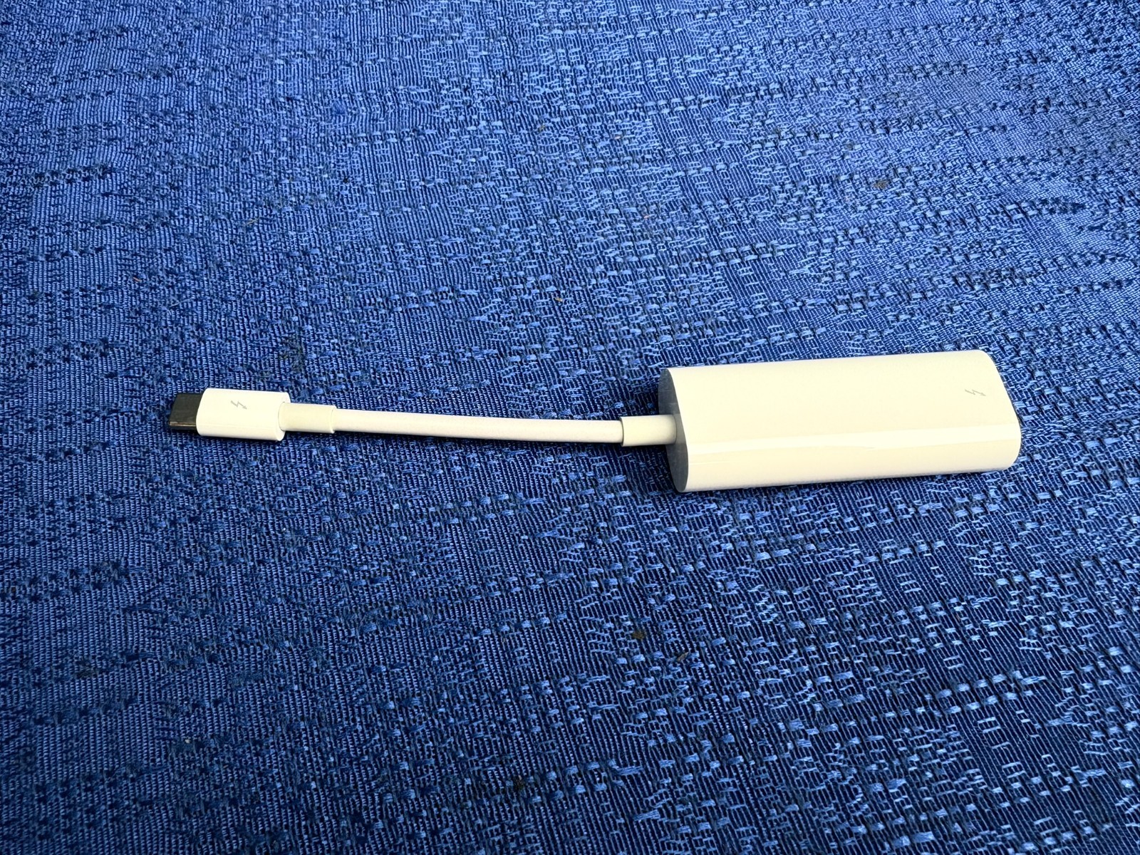 Apple Thunderbolt 3 USB-C to Thunderbolt 2 Adapter A1790 MMEL2AM/A Genuine OEM