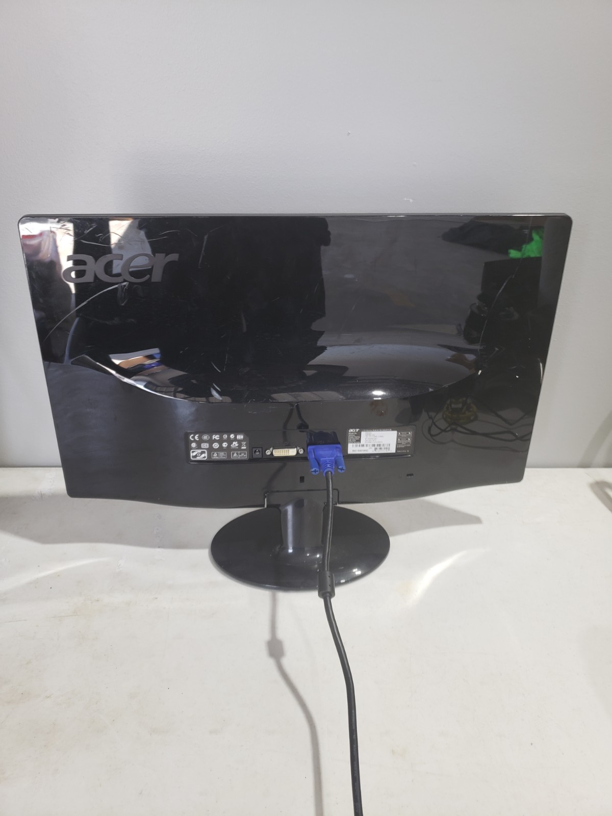 Acer S202HL 20″ 1600 x 900 LCD Monitor w/ Stand & Power Adapter