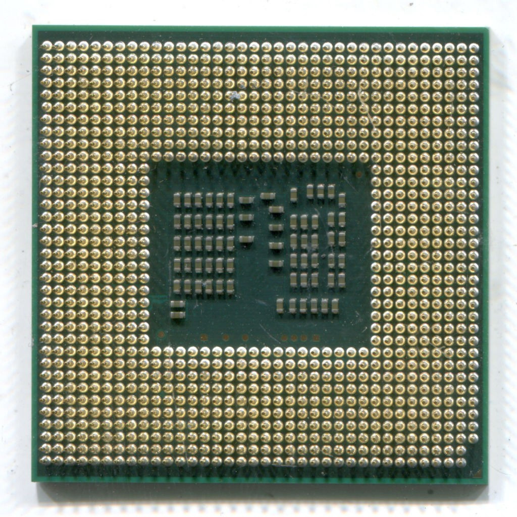 Intel Core i7-620M 2.66 – 3.33 GHz socket G1 laptop CPU, 4MB L3, SLBTQ