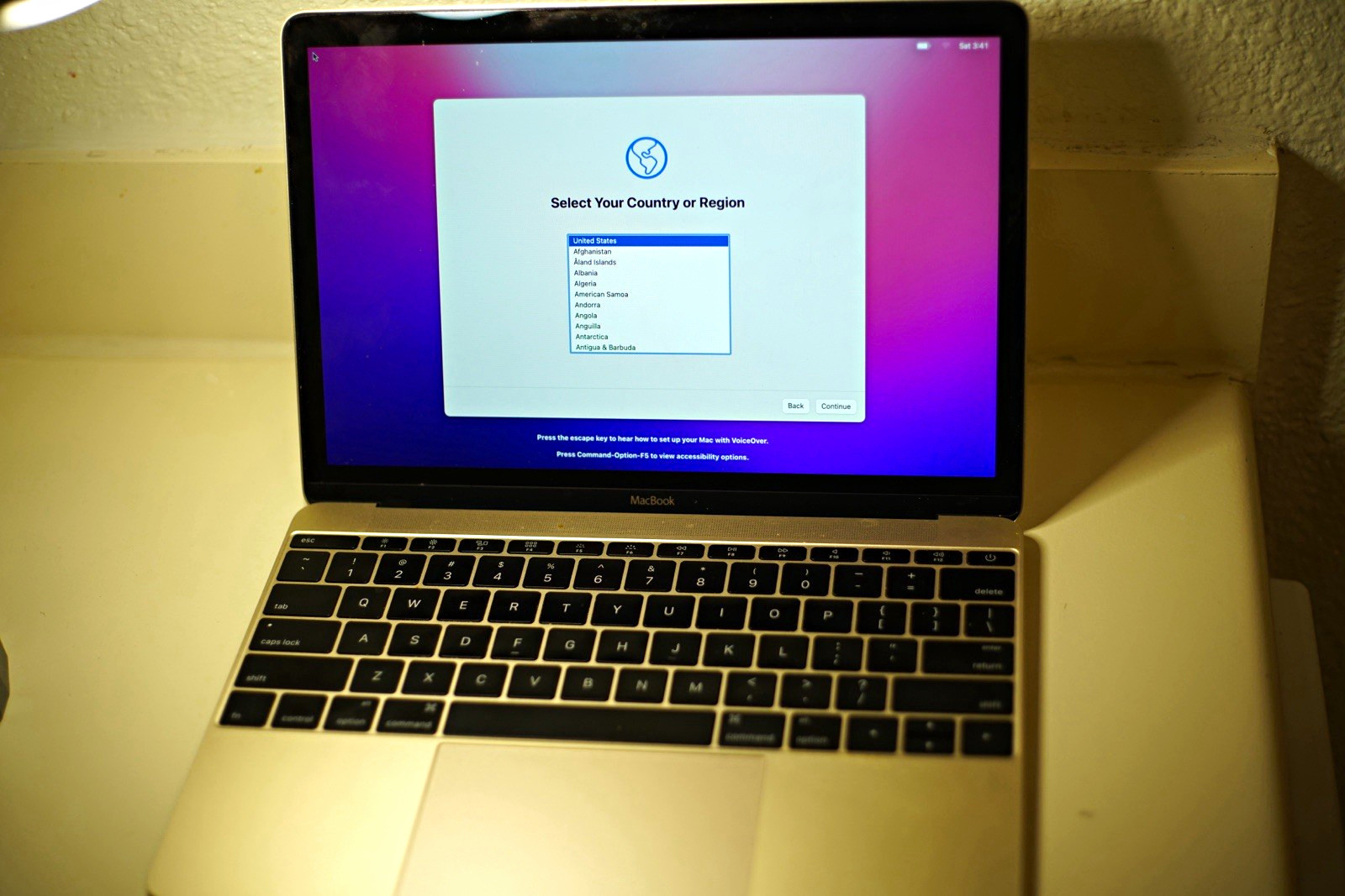 Apple MacBook 12″ 2015 Core M 1.10GHz 8GB RAM 256GB SSD Rose Gold USB-C