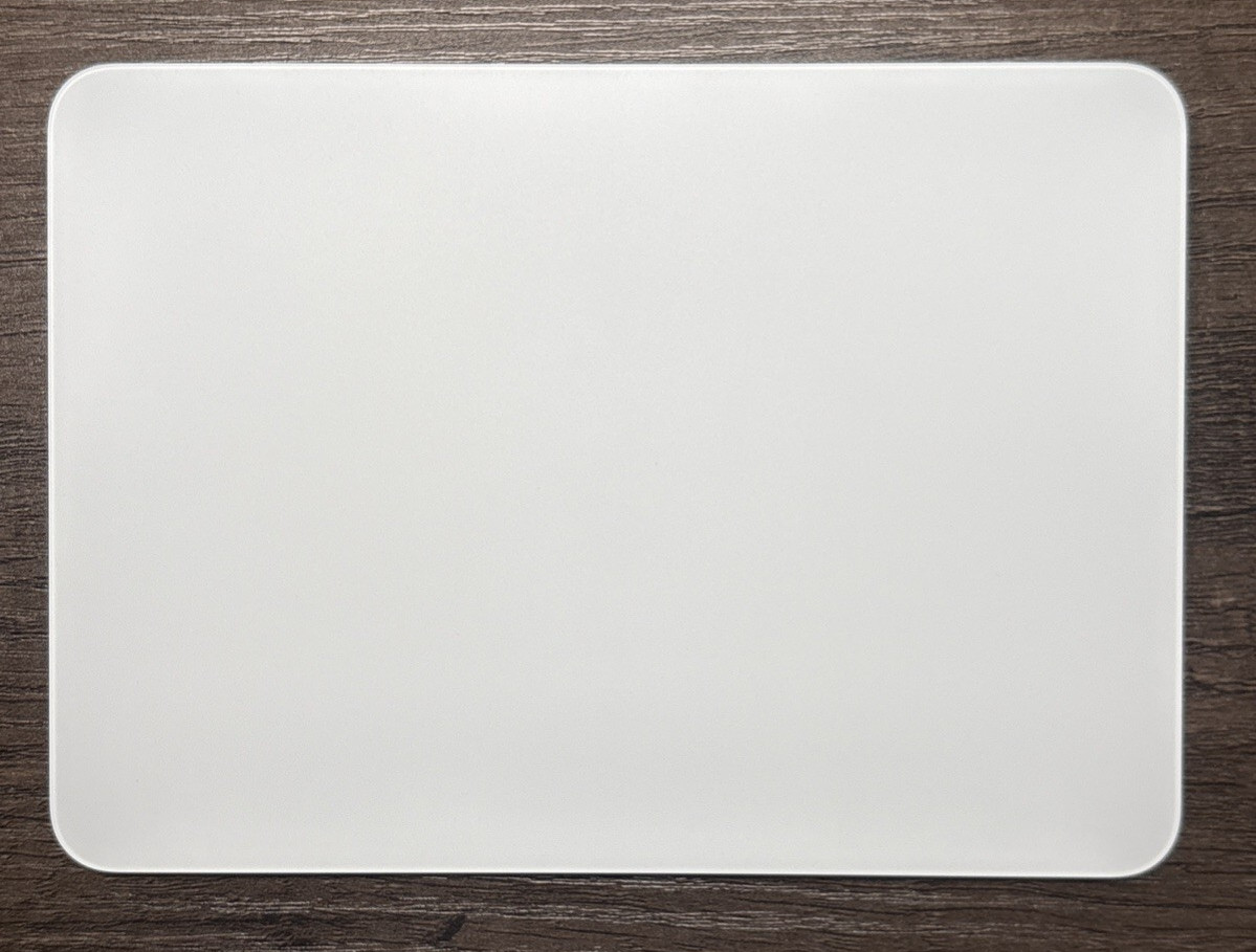 Apple Magic TrackPad White Multi-Touch Surface (USB-C) 2024 A3120 MXK93AM/A
