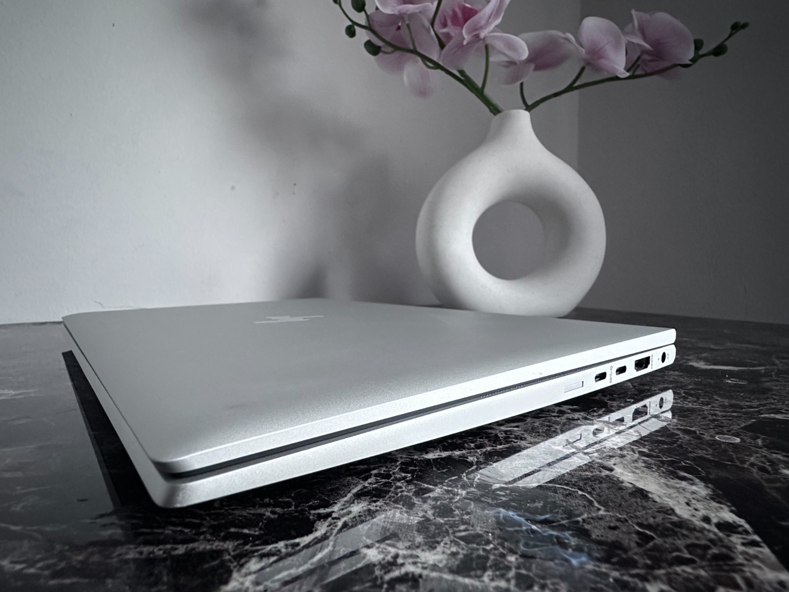HP EliteBook AMD Ryzen 5 PRO 4650U with Radeon Graphics (2.10 GHz)
