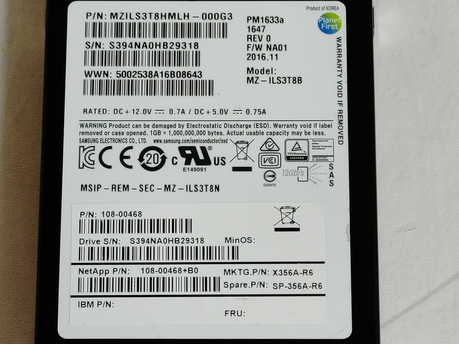 Samsung NetApp PM1633a MZ-ILS3T8B 3.84 TB SAS 3 2.5 in Solid State Drive