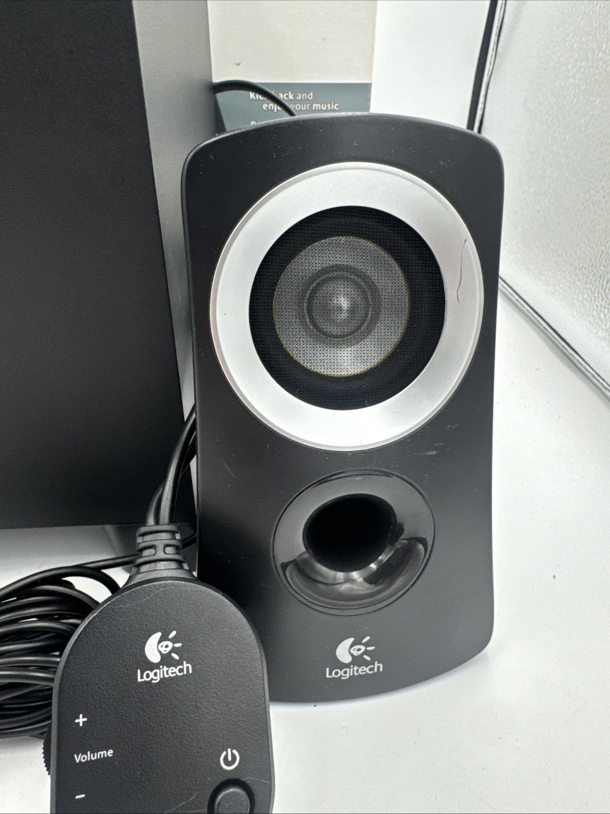 Logitech Z313 Speaker System Set Of 3 Tested And Working Computer Book Shelf