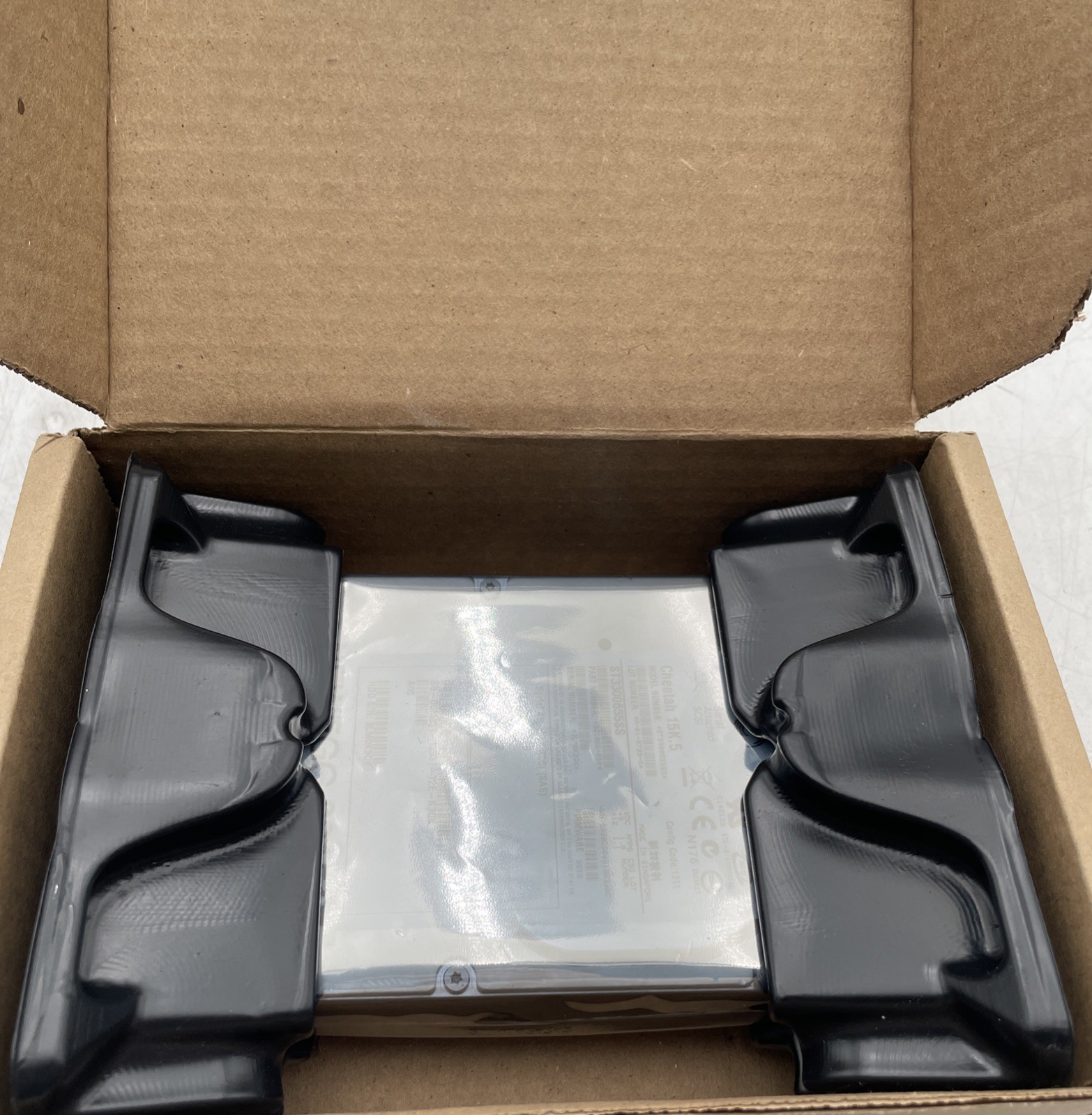 Seagate ST3300655SS Cheetah 15K.5 300GB 15K RPM 3.5″ SAS Enterprise Hard Drive