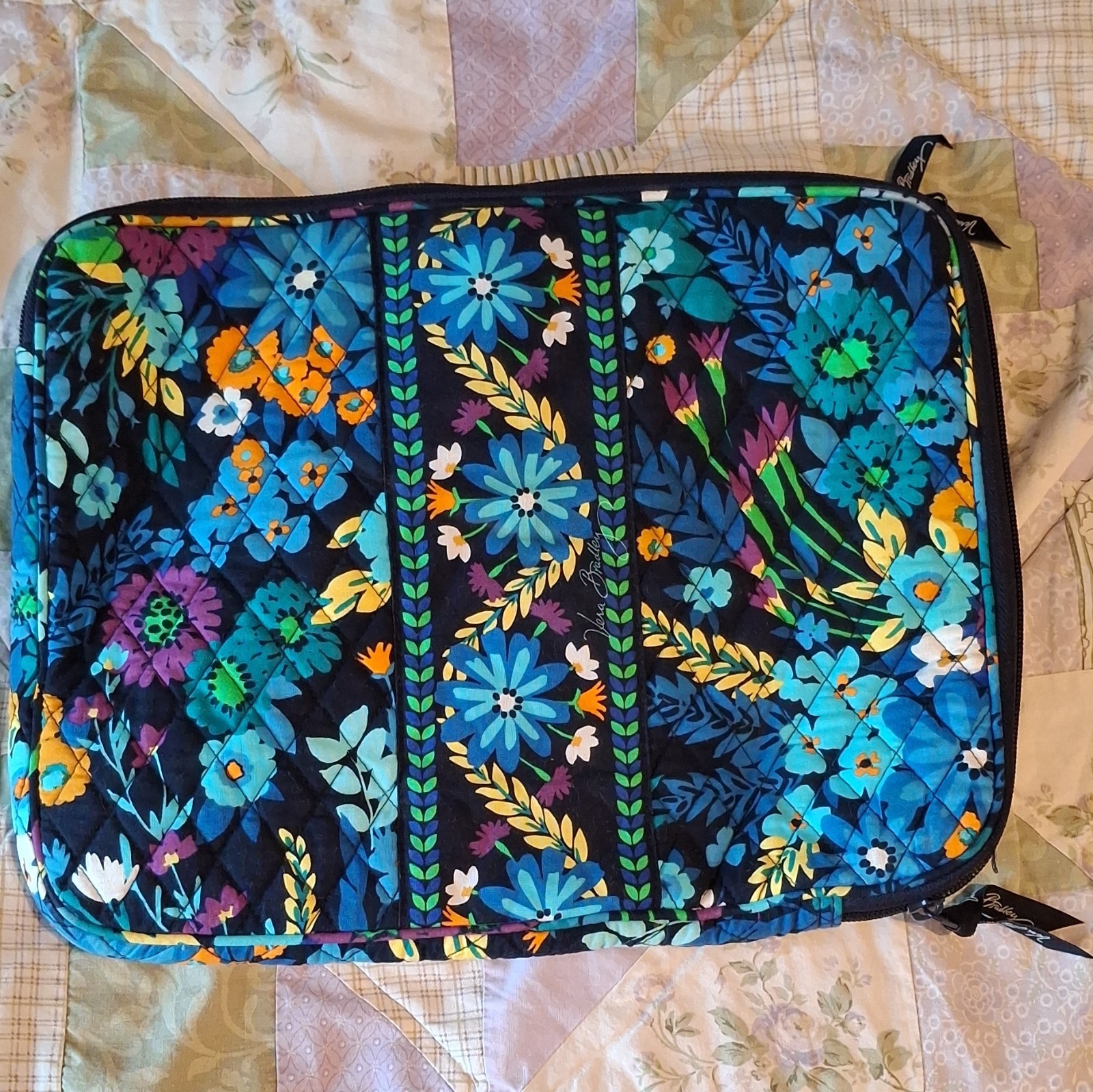 Vera Bradley Floral Quilted Padded Tablet Sleeve/Pouch Multicolor Zipper
