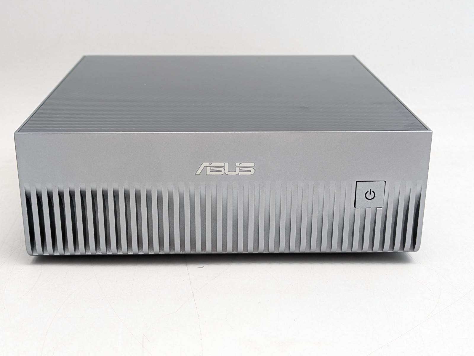 ASUS Ascent GX10 Desktop NVIDIA Blackwell GB10 128GB DDR5 1TB SSD Linux