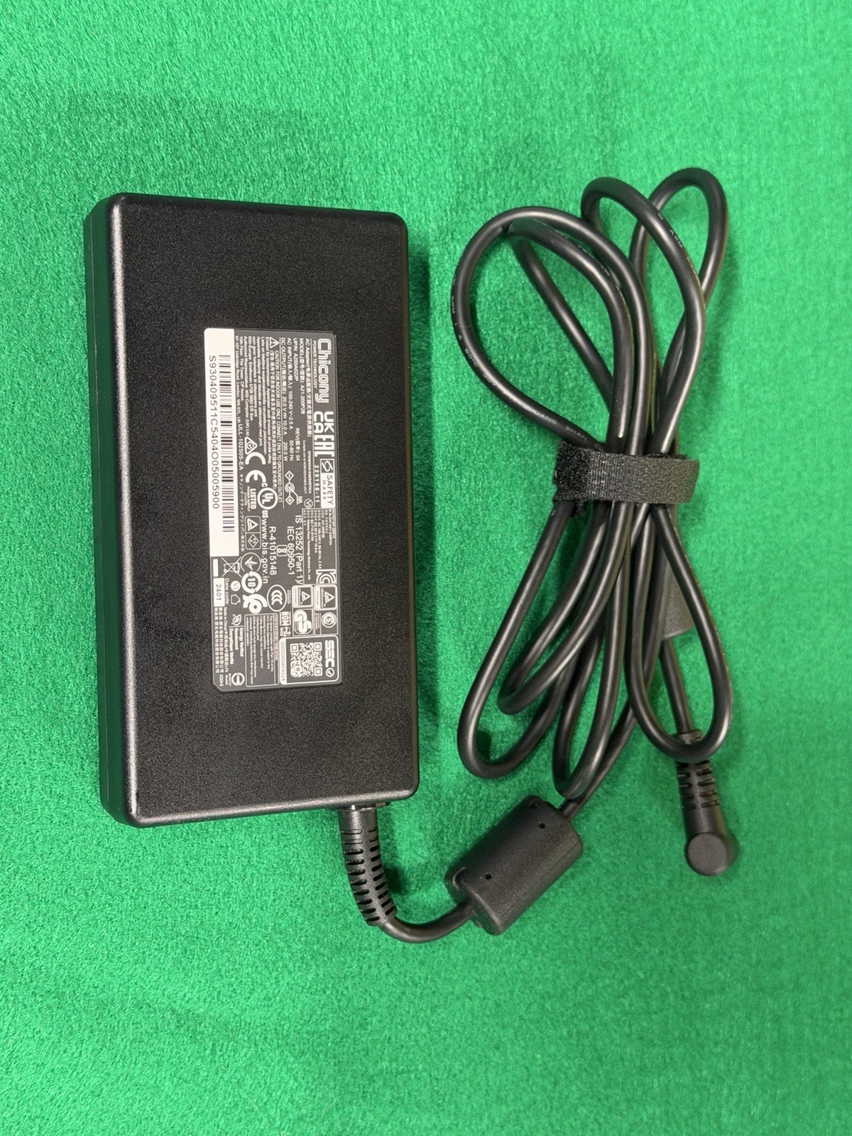 Chicony A21-200P2B 20V 10A 200W AC Power Adapter Charger for MSI Katana -RS
