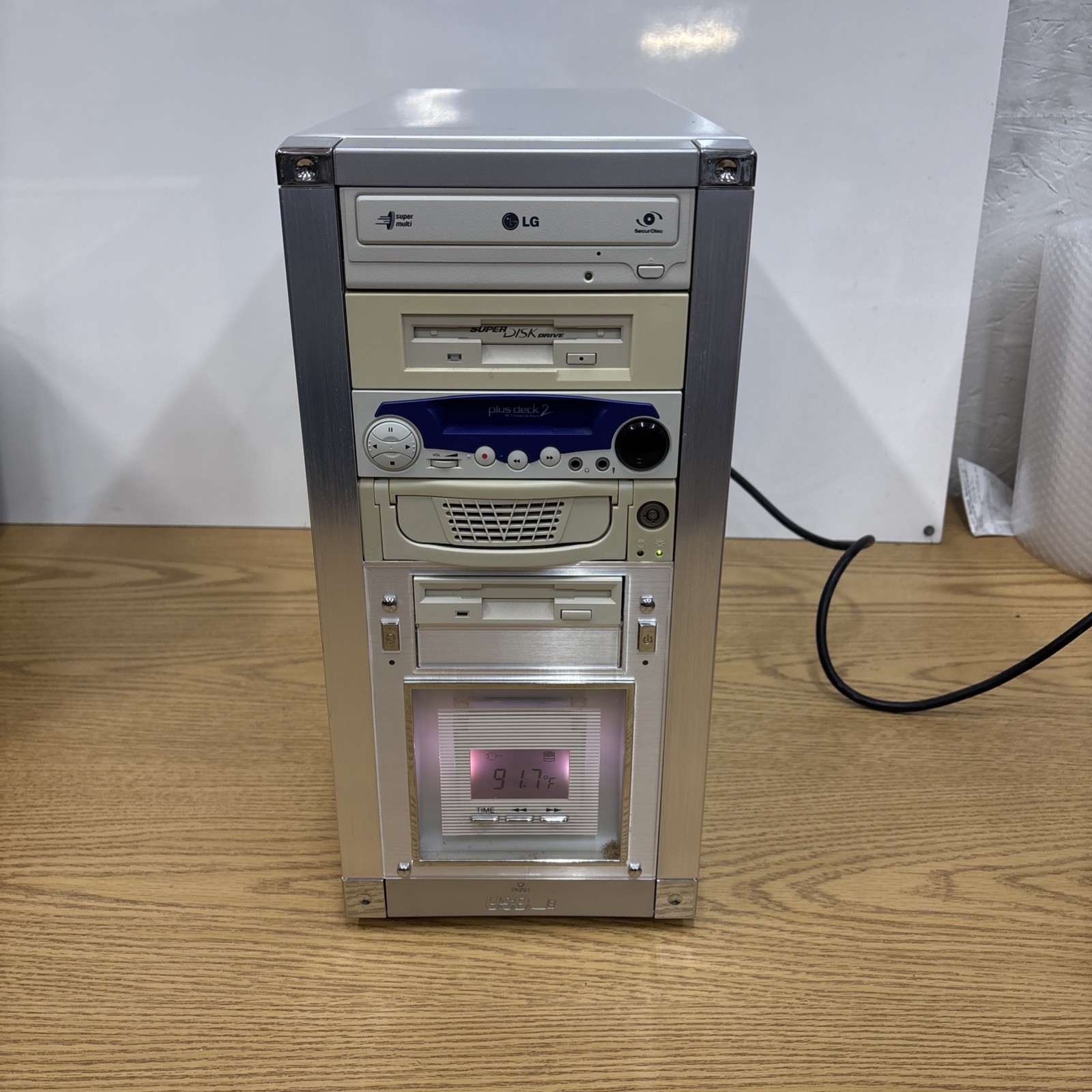 Custom Desktop PC ***Unknown Specs – Turns On***Parts/Repair
