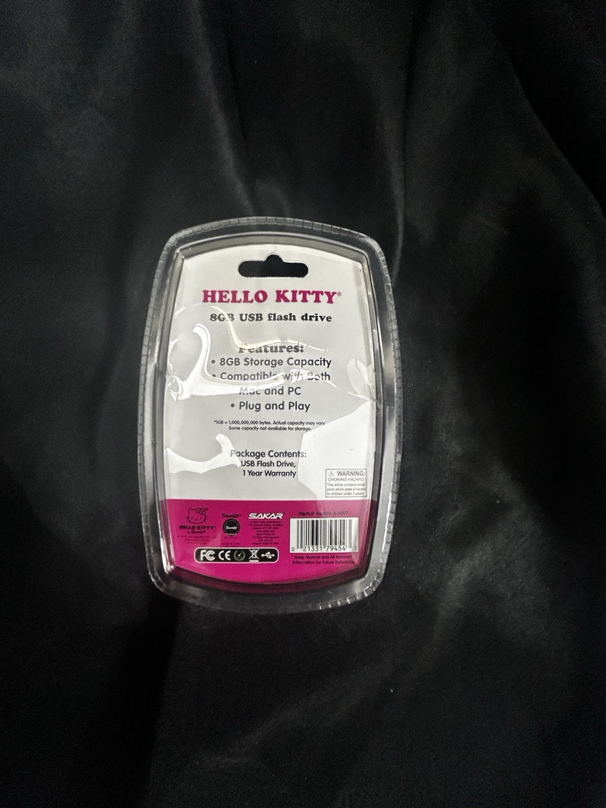 Hello Kitty 8GB USB Flash Drive, Plug and Play, USB Interface, Mac & PC