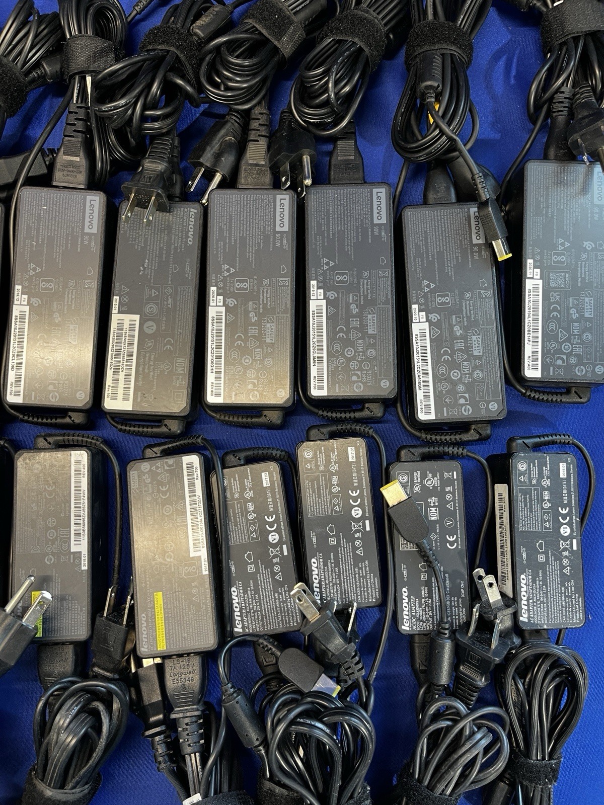 Lenovo 65W 90W 135W + ThinkPad Laptop Adapter Charger Yellow Square Tip – Lot 37