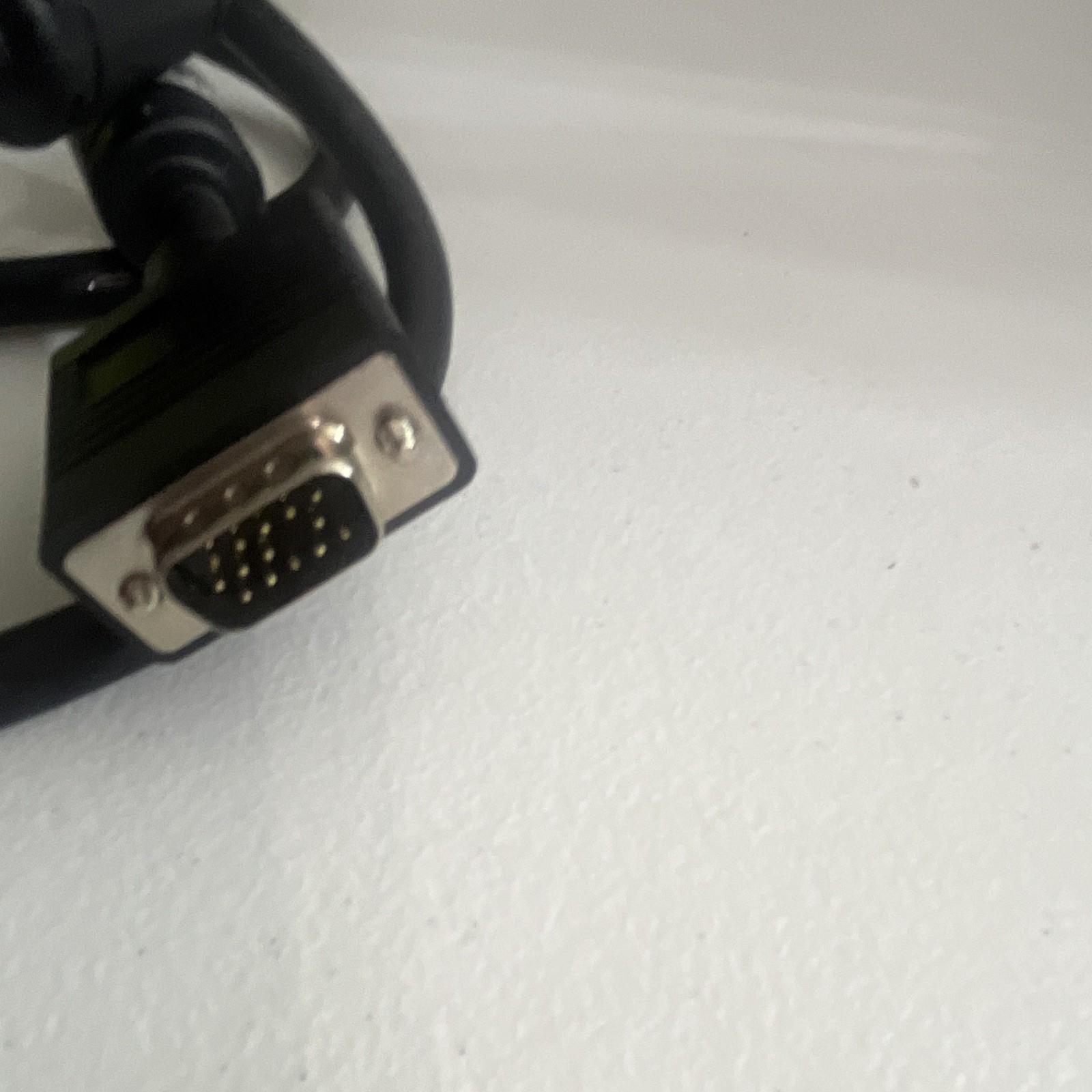 BMS VGA/SVGA D-Sub DE-15 15-Pin Male to Male Cable w/ Ferrite 1m Black