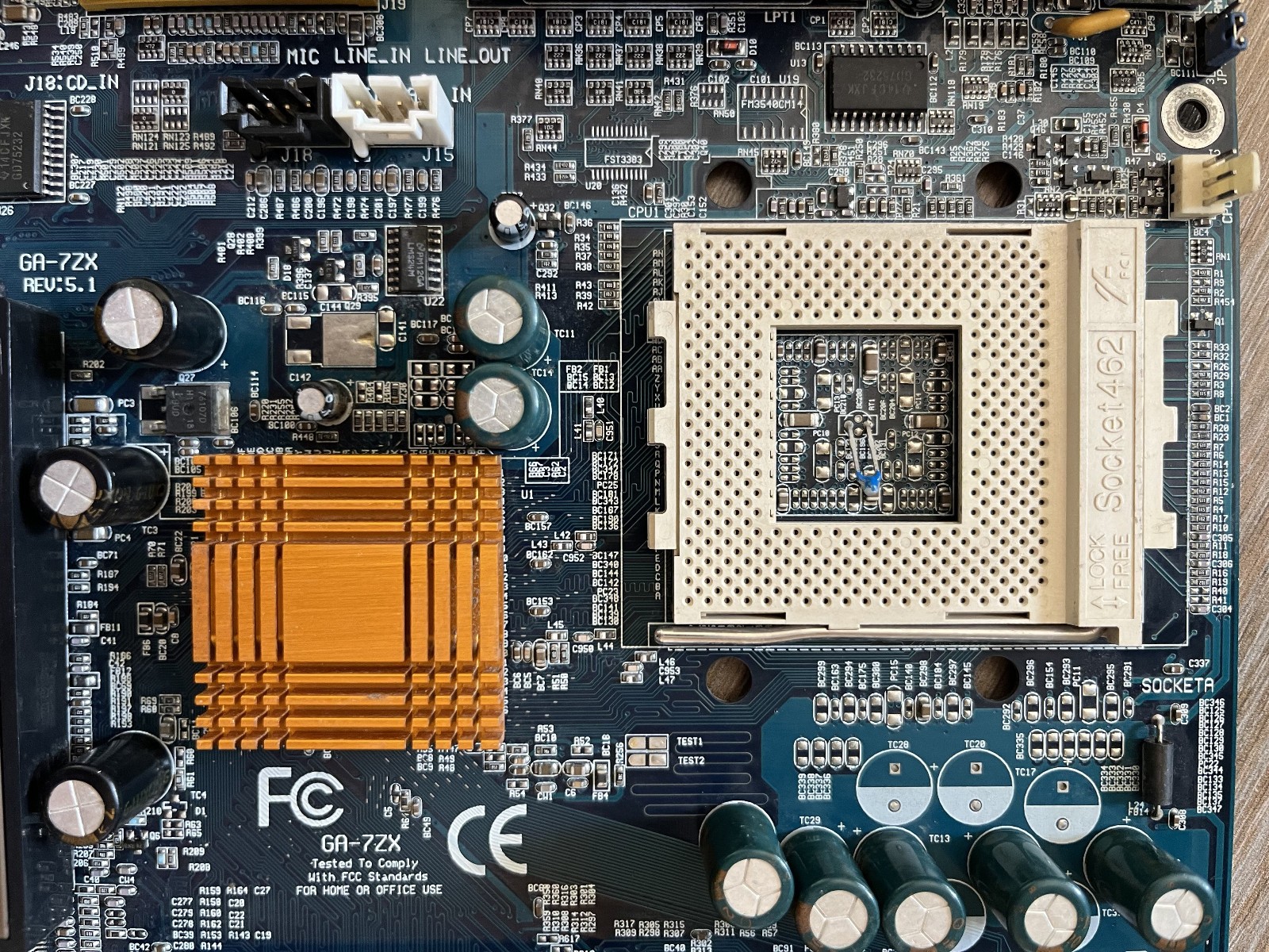 Gigabyte GA-7ZX Socket A – AMD Duron 650 – 256MB RAM – I/O Shield – Tested