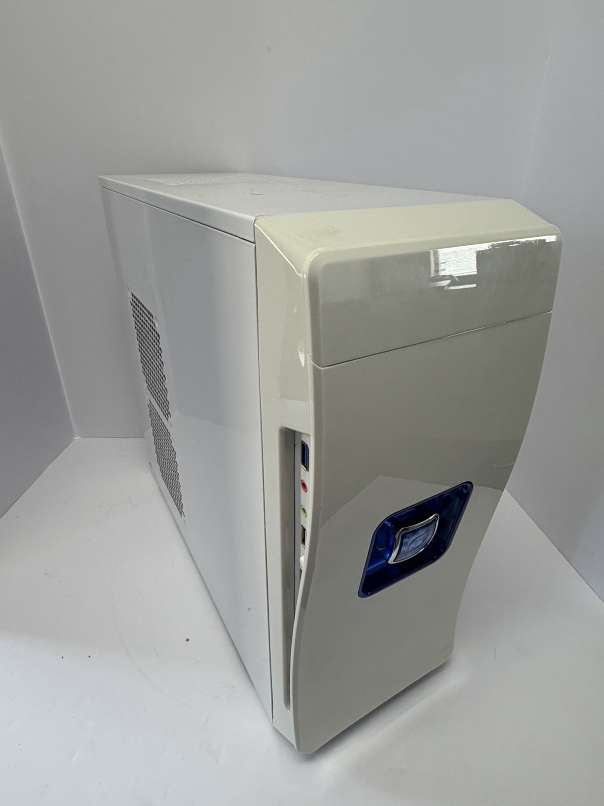 DIYPC MiniQ7-W USB 3.0 White SECC ATX Mini Tower Computer Case, FREE SHIPPING