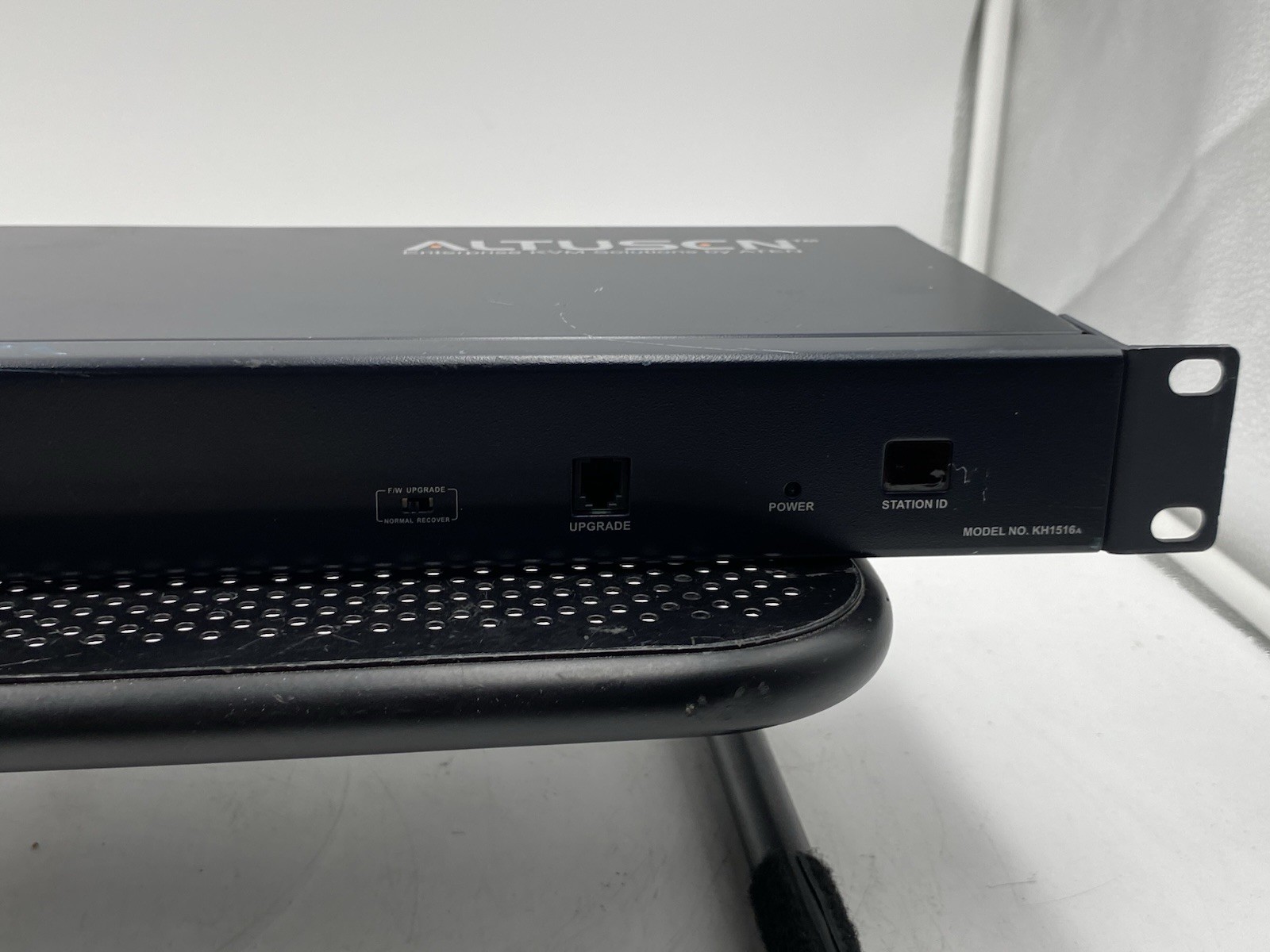 Aten KH1516Ai 1-Local/Remote Share Access 16-Port Cat 5 KVM over IP Switch