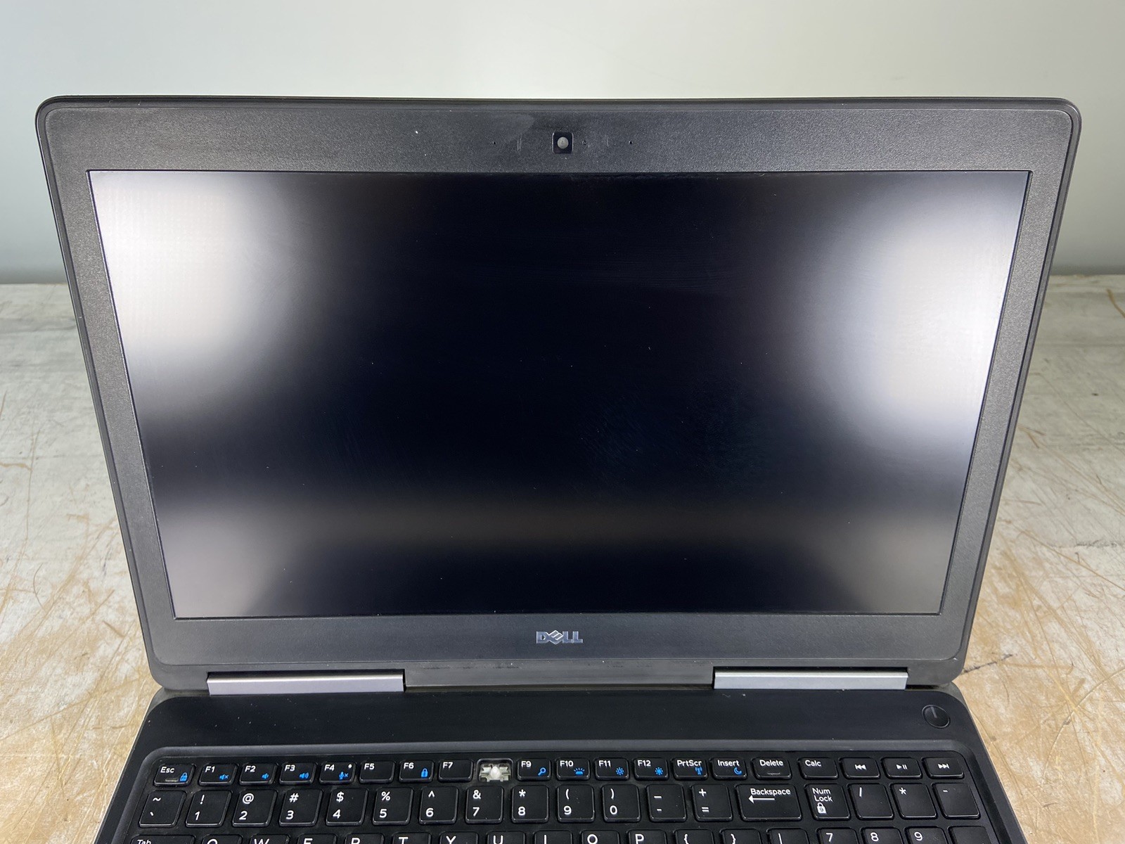 DELL PRECISION 7520 i7-7820HQ @ 2.90GHz, 8GB RAM, NO HDD/OS
