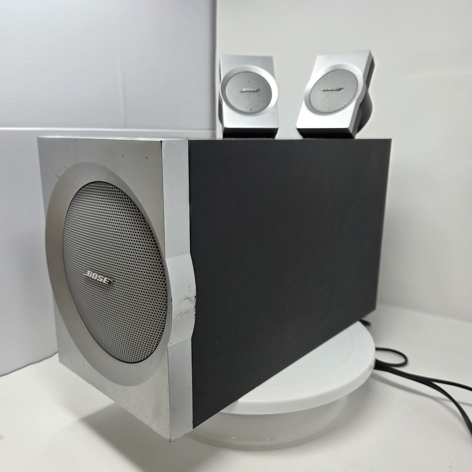 Bose Companion 3 Multimedia Speaker System (Subwoofer, Controller, 2 Satellites)