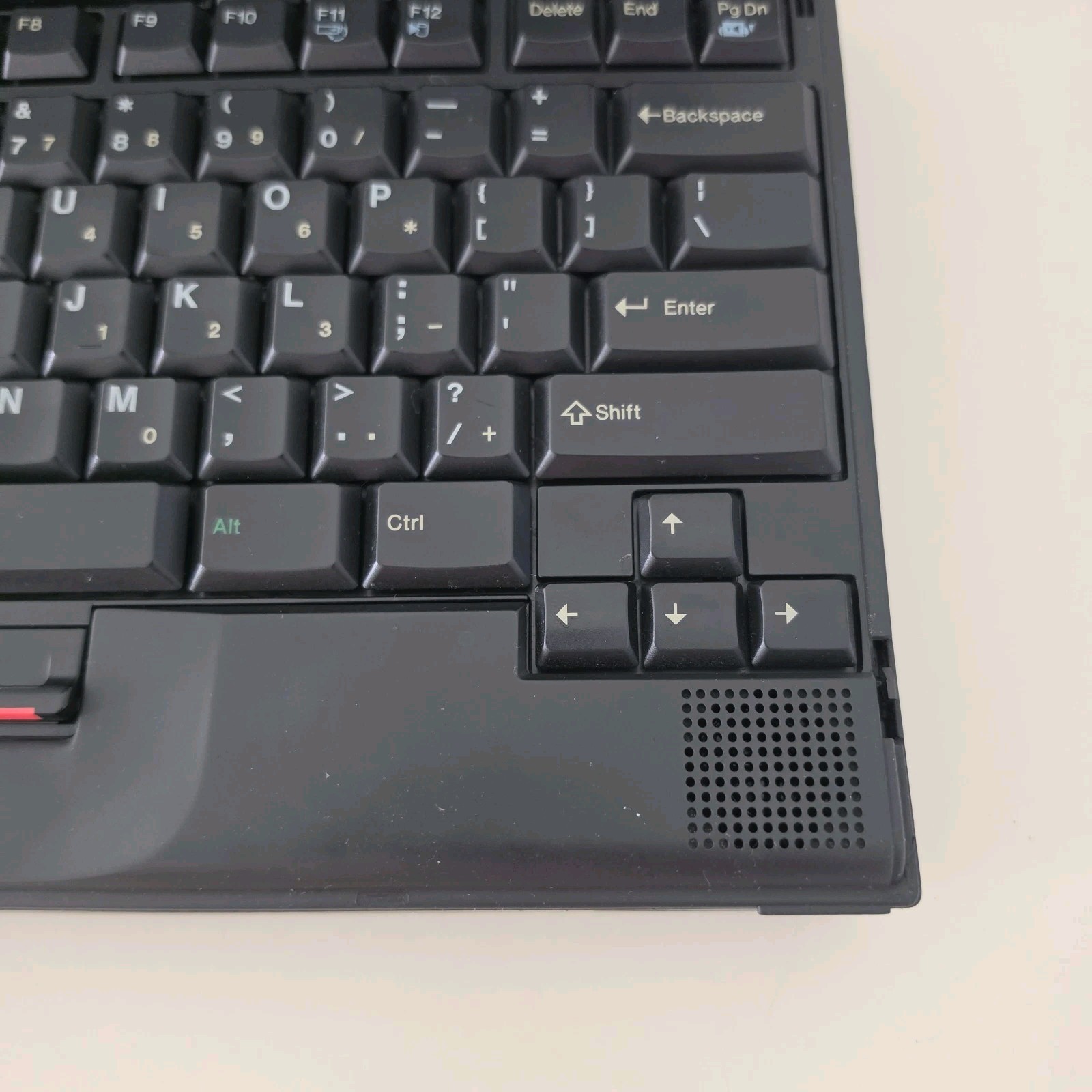 RARE Vintage 12.1″ IBM ThinkPad 760E Laptop – Intel Pentium 72MB RAM 1.33GB HDD