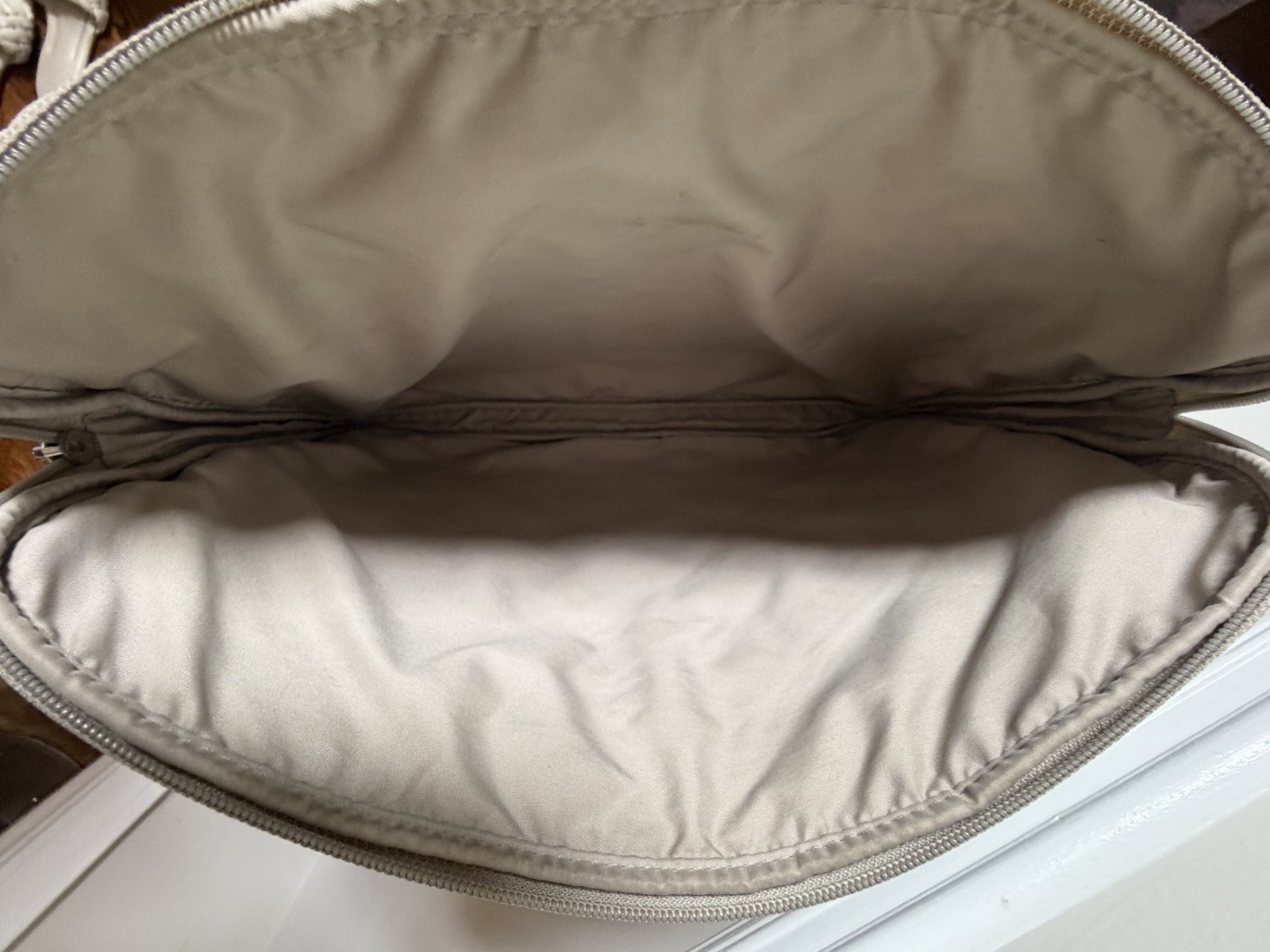Tumi Beige Quilted Padded Nylon Zip Tablet Sleeve/Pouch 14 x 9.5 in