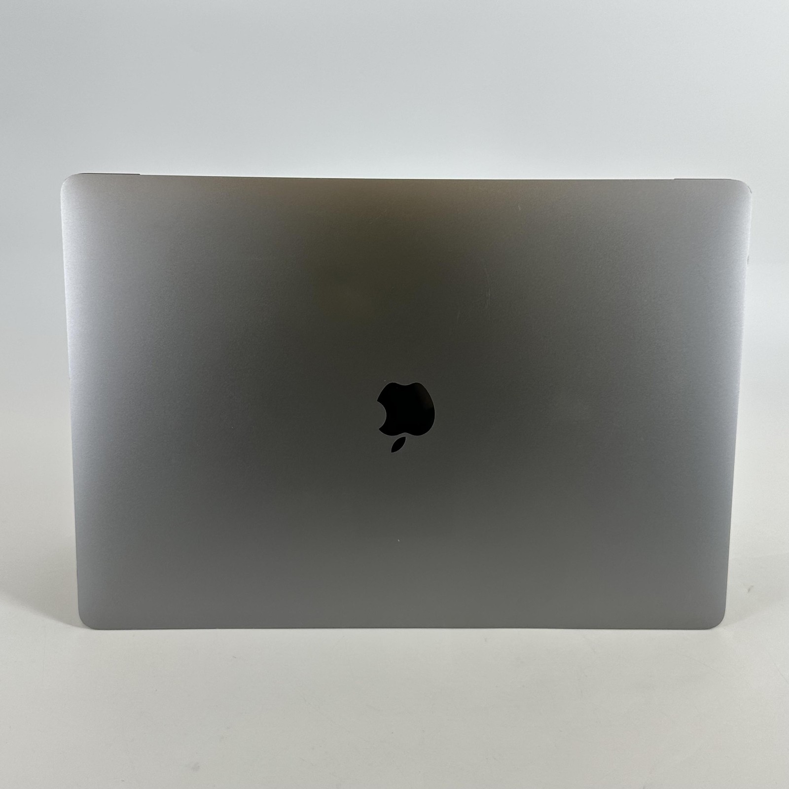 MacBook Pro 16 Touch Bar Space Gray 2019 2.4GHz i9 32GB 2TB SSD Radeon Pro 5500M