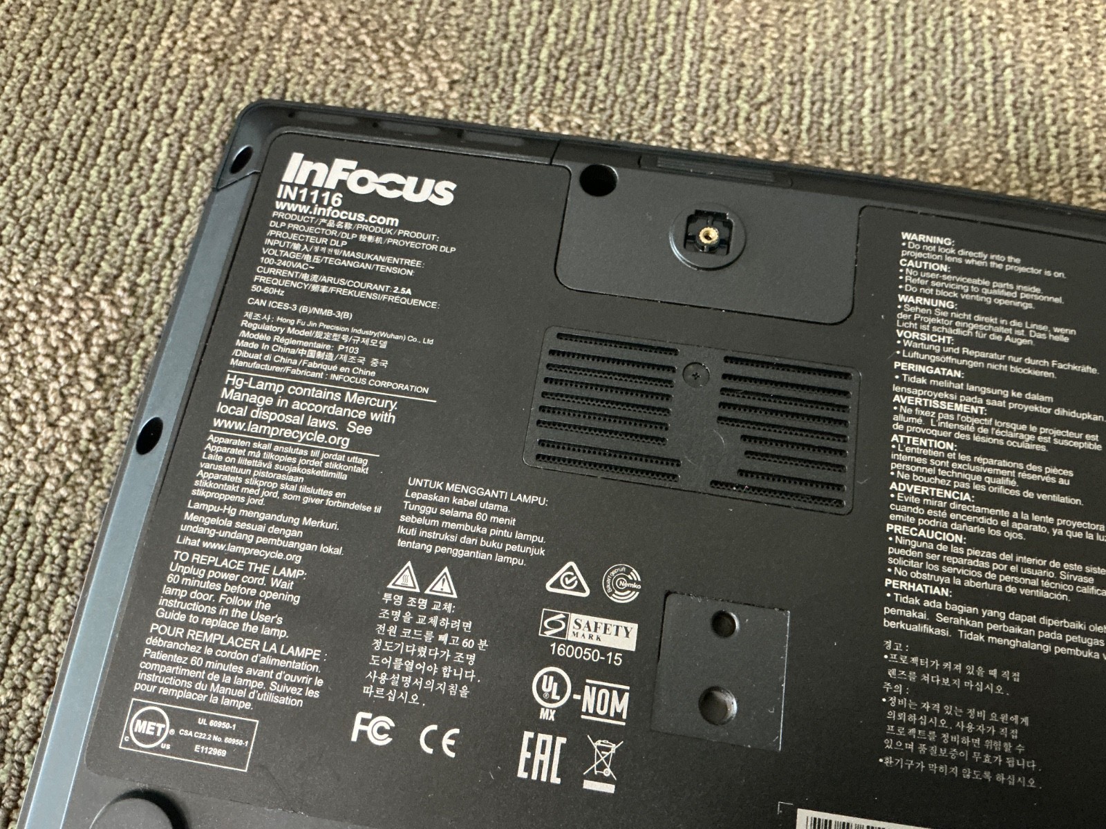 InFocus IN1116 DLP Projector Portable HDMI