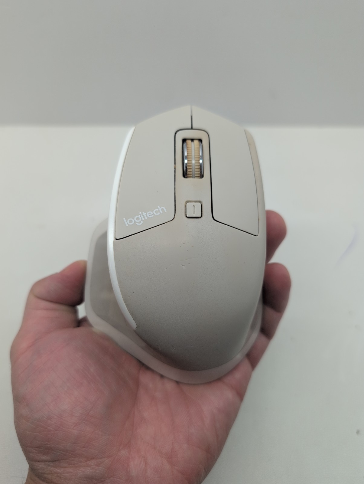 Logitech MX Master Wireless Mouse – 1st Gen – Pale gray with dongle